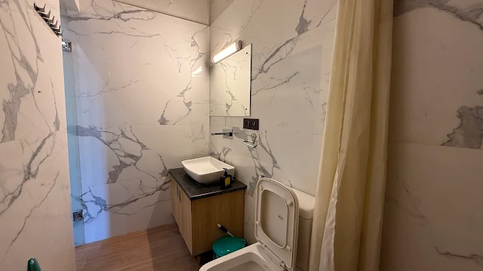 Quadruple Washroom